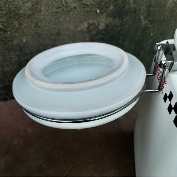 Set of 3 Vintage Coca Cola Kitchen Canisters. Made by Gibson in 2002. - Picture 3 of 7